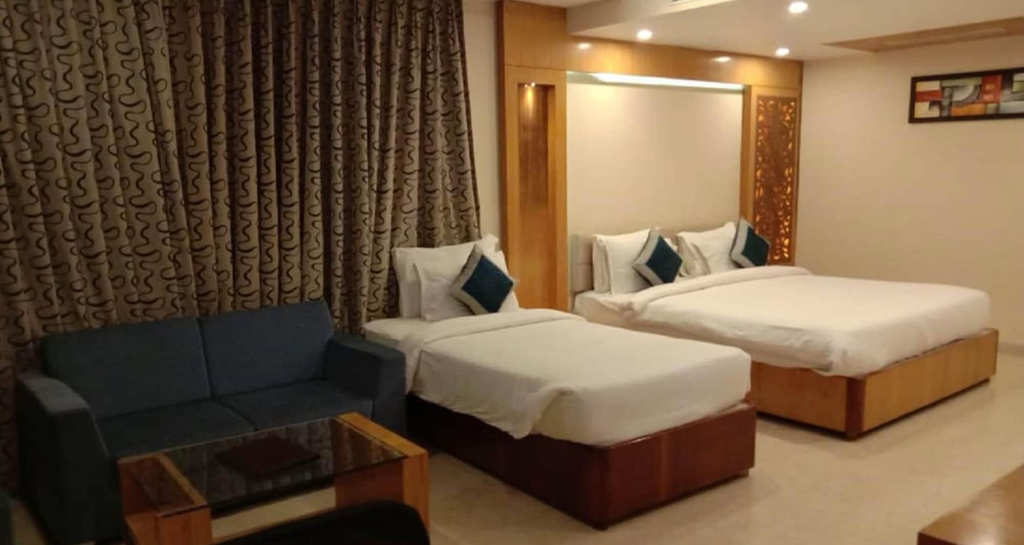 Hotel Tridev Varanasi Eksteriør bilde