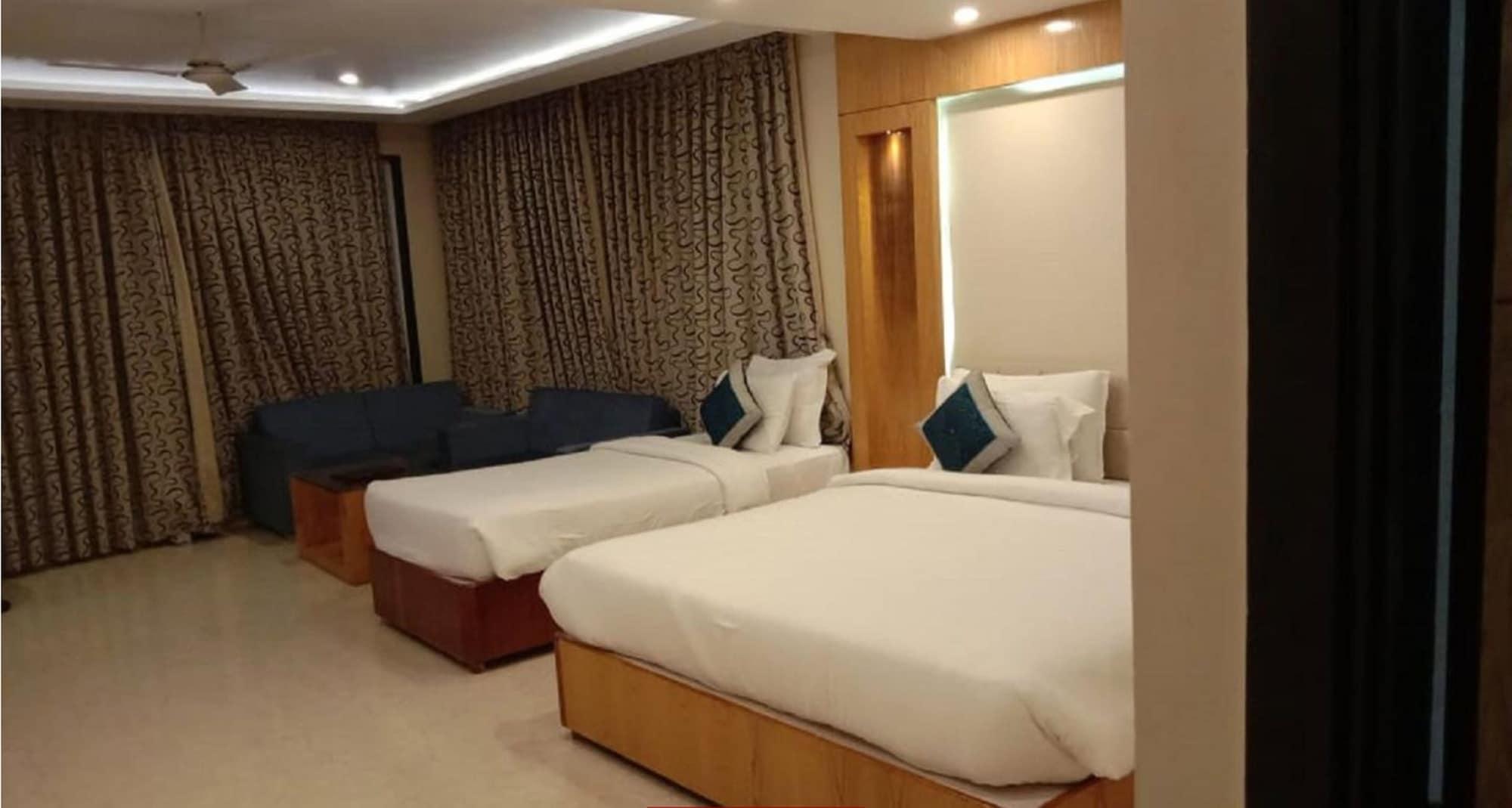 Hotel Tridev Varanasi Eksteriør bilde