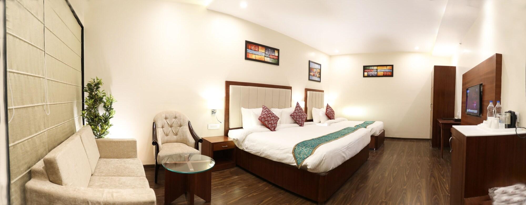 Hotel Tridev Varanasi Eksteriør bilde
