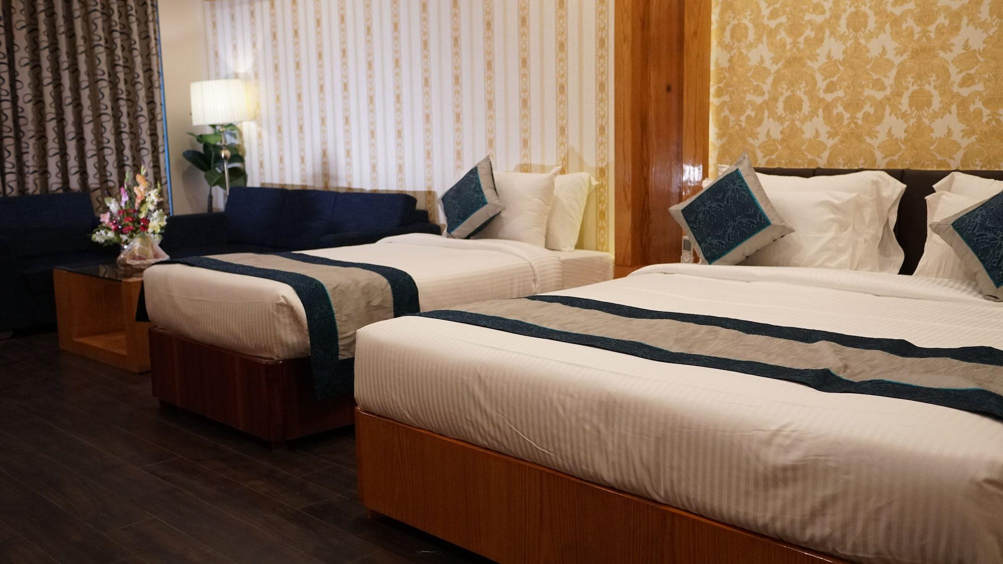 Hotel Tridev Varanasi Eksteriør bilde