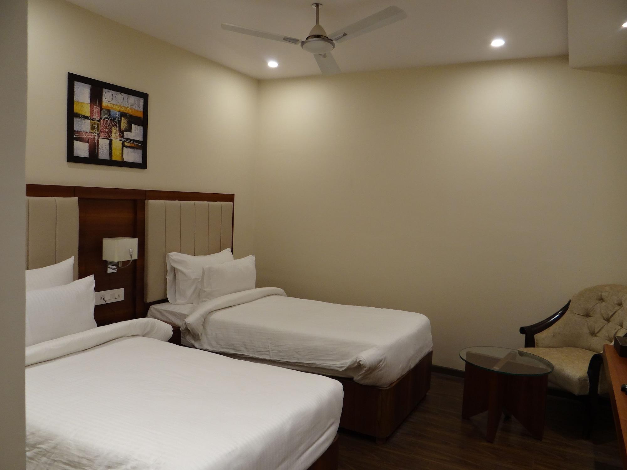 Hotel Tridev Varanasi Eksteriør bilde