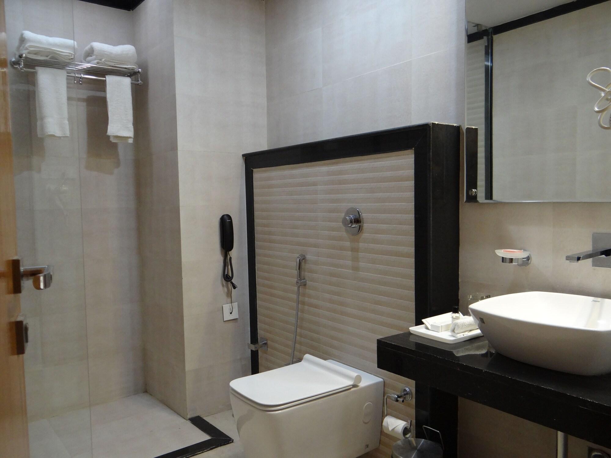 Hotel Tridev Varanasi Eksteriør bilde