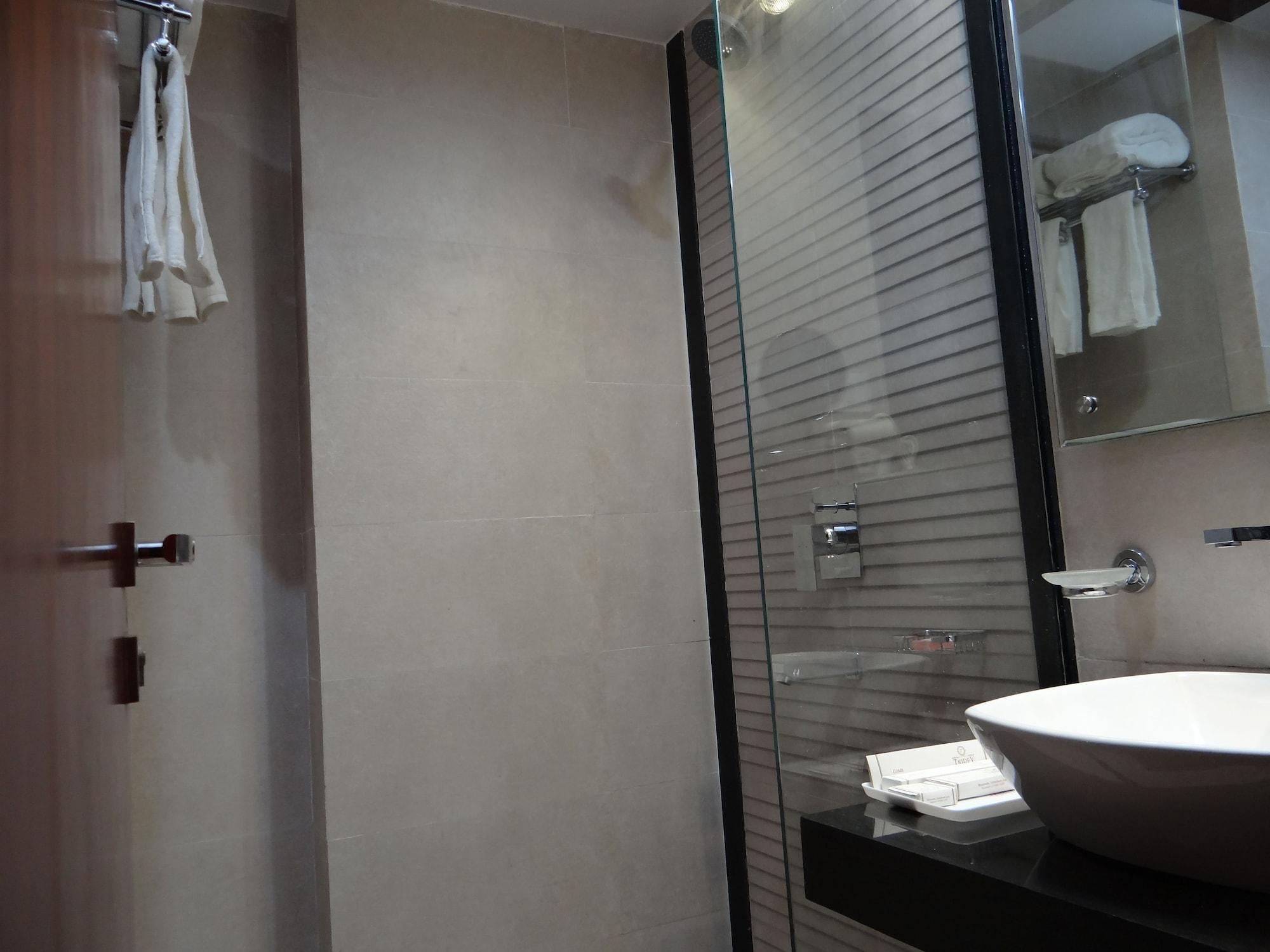 Hotel Tridev Varanasi Eksteriør bilde
