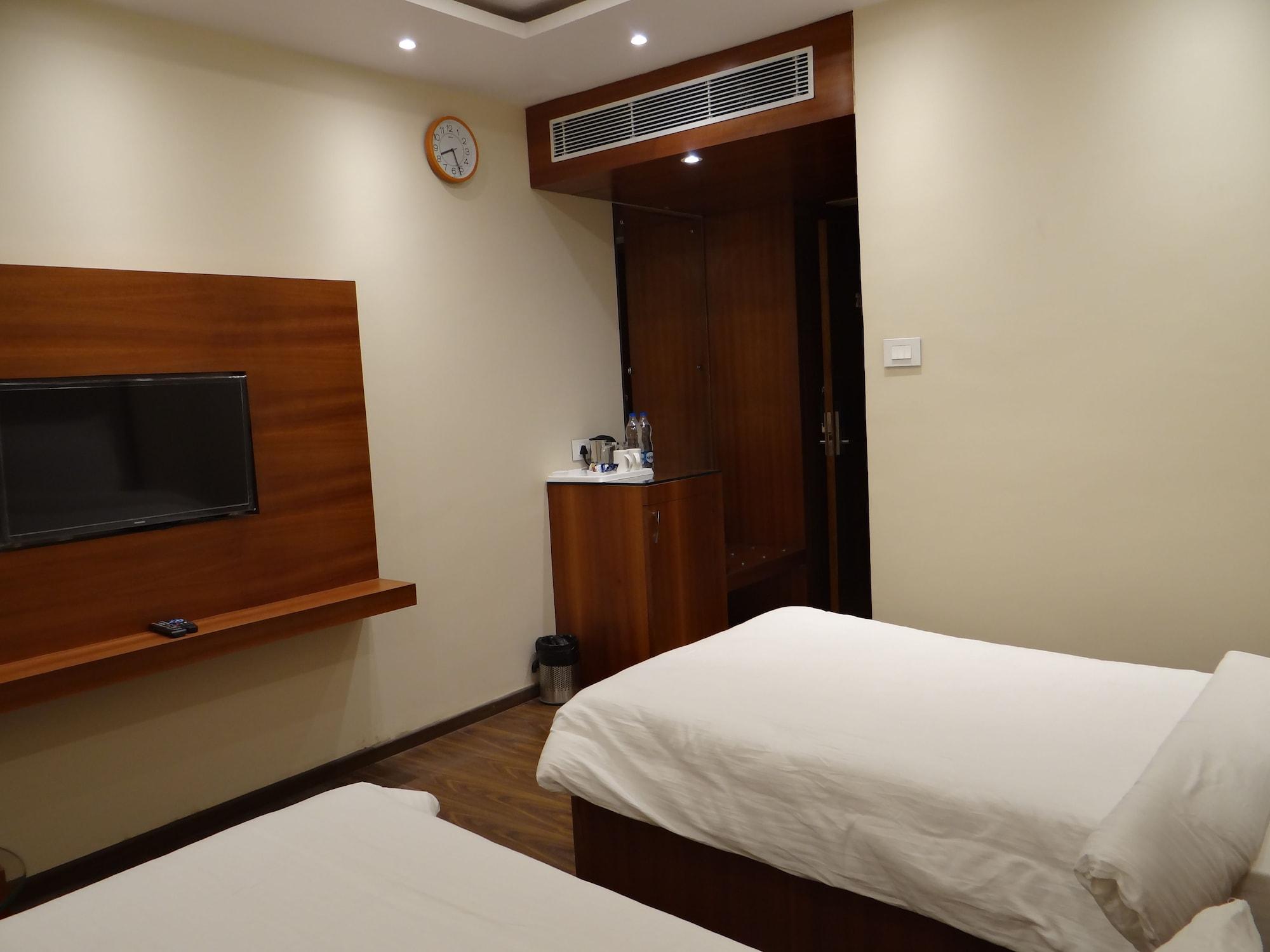 Hotel Tridev Varanasi Eksteriør bilde